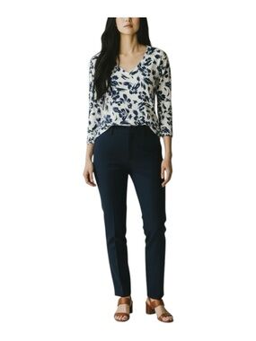 Nally & Millie 3/4 Sleeve Floral V-Neck Top Small Knit Blue Navy White NWT